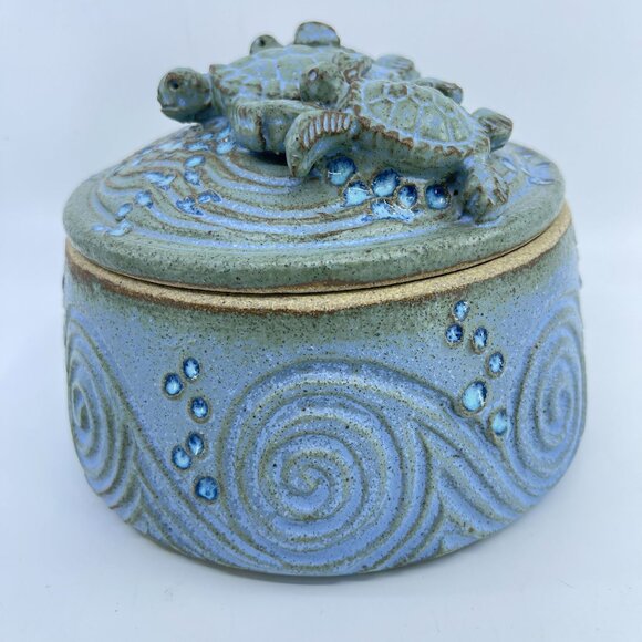 timberlake ceramic arts handcrafted covered casserole sea turtle themed - Picture 2 of 9